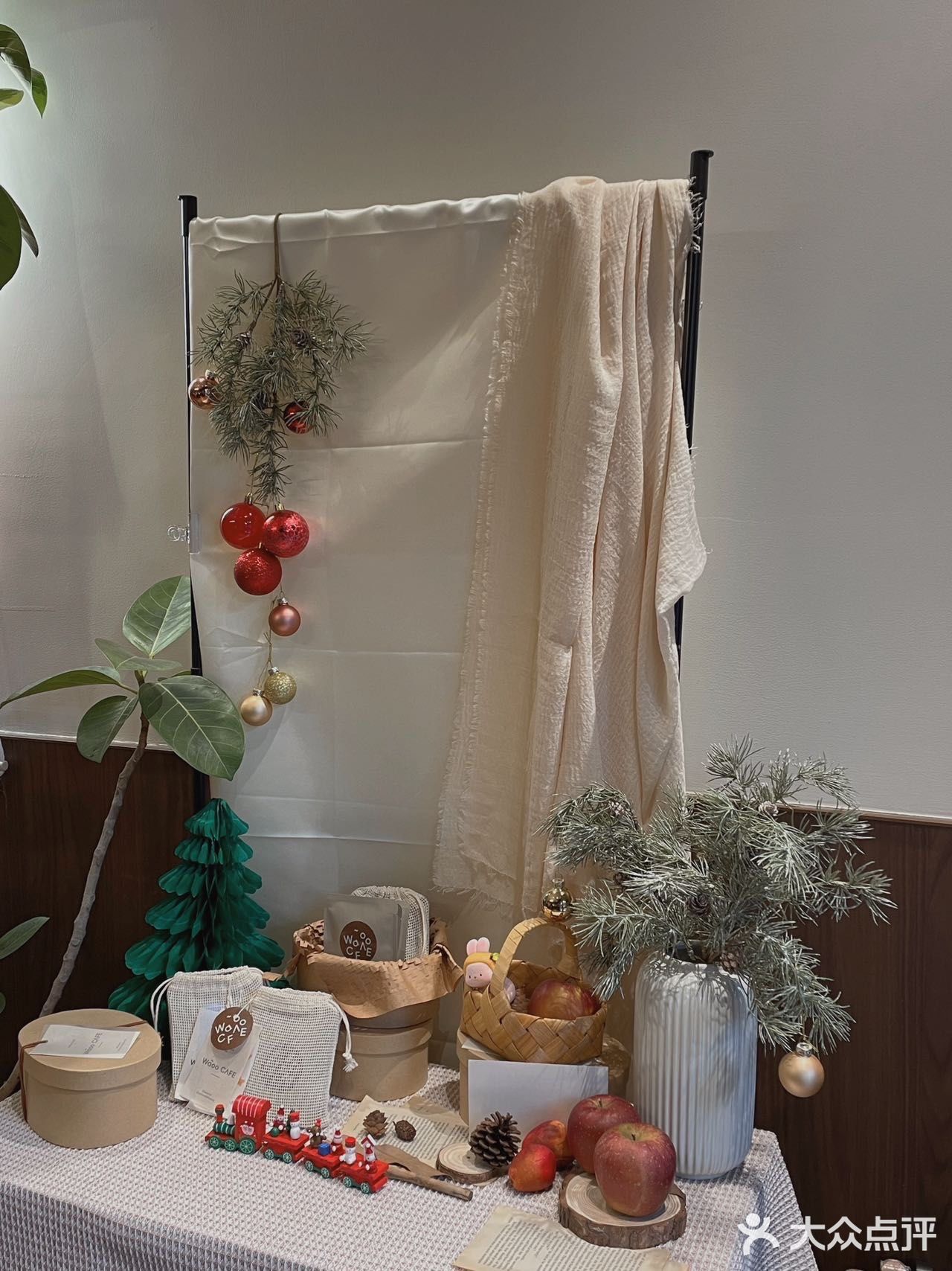 ❗️在社区里发现一间充满圣诞气息的咖啡店☕️
