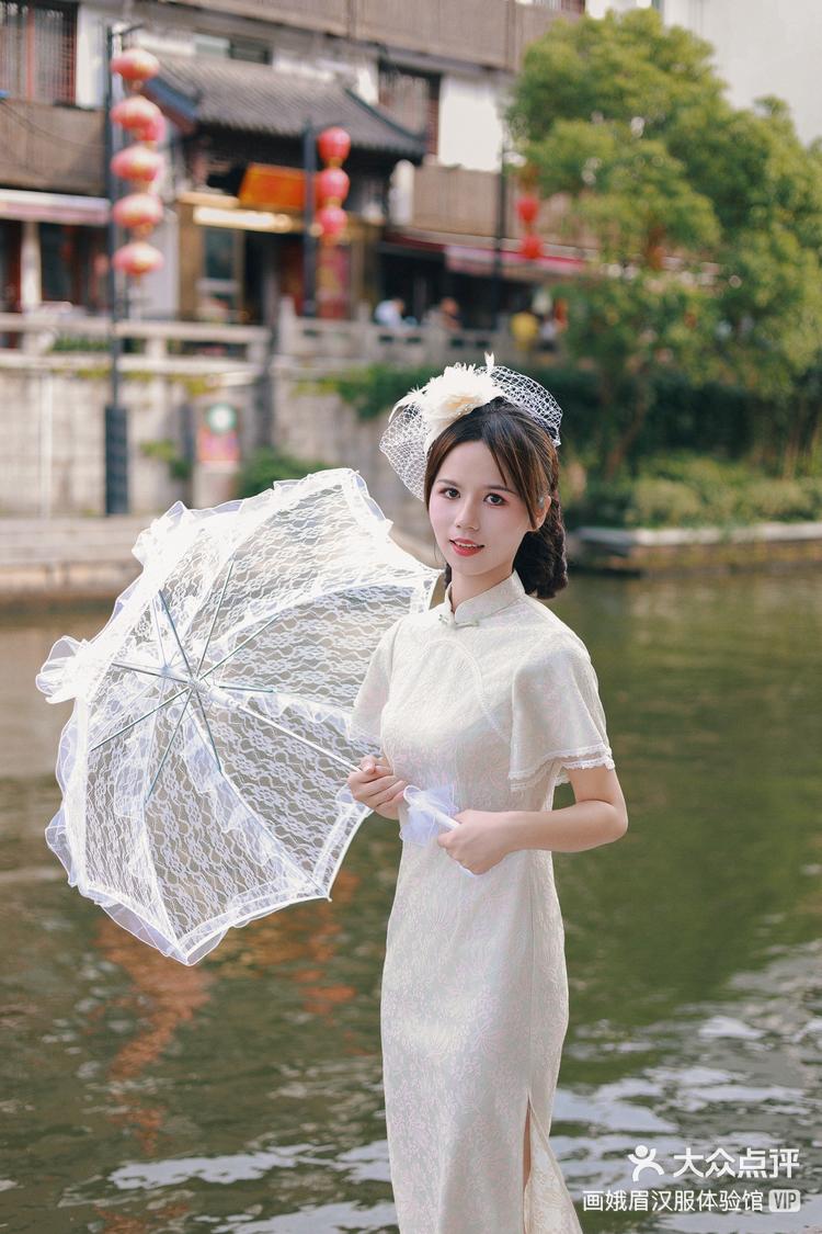 5 打开app查看高清大图 画娥眉汉服体验馆 6月23日 19:29 关注 民 