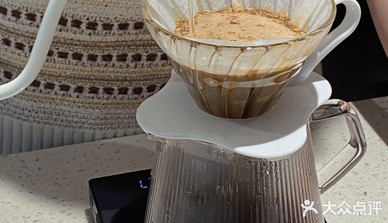 🌧️雨天躲进这写字楼里的咖啡店☕