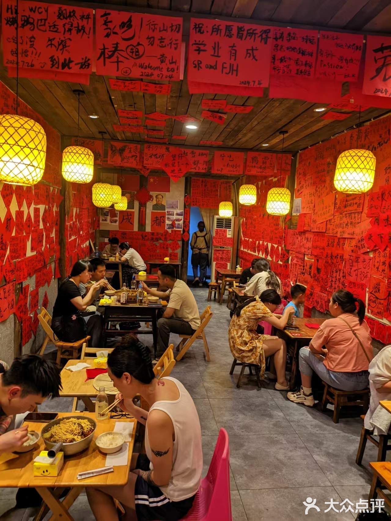 成都冒烤鸭之光！本地人一周去三次的小店
