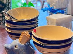 -Cuc Gach Quan Restaurant