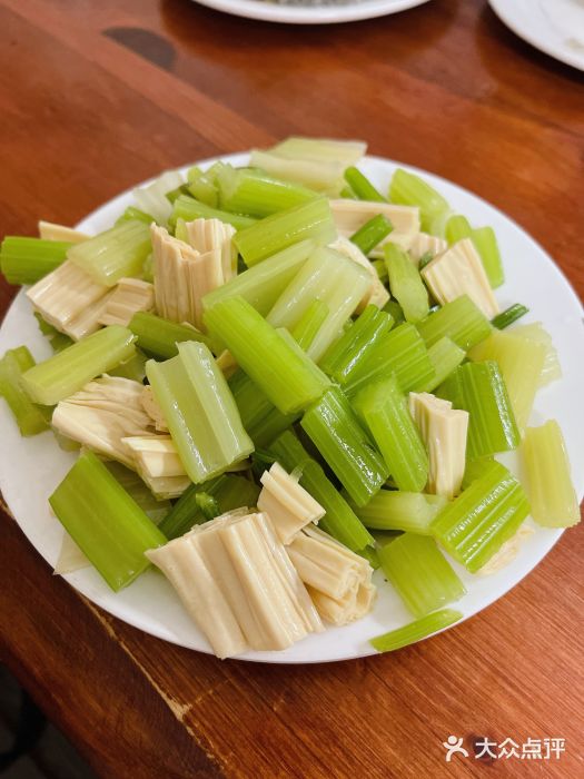 宝瑞门钉肉饼店芹菜腐竹图片