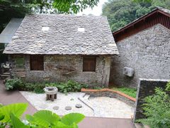 -高荡千年布依古寨旅游景区