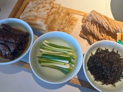 烙饼卷三拼-0776食堂·京城创意菜(七里庄店)