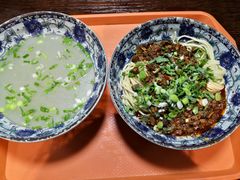 -老新隆牛肉锅贴(新街口店)