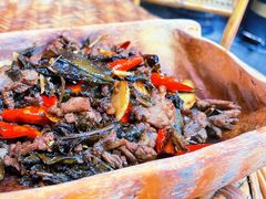 基诺茶叶炒牛肉-基诺山寨.版纳民族特色菜