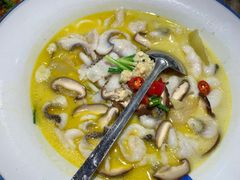 QQ酸汤鱼-蜜桃餐厅·江浙融合菜(荟聚购物中心店)