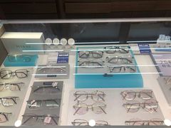 -三目眼镜·蔡司视觉合作店(青浦宝龙店)