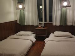 -拖板鞋咖啡旅行酒店(春熙路地铁站店)