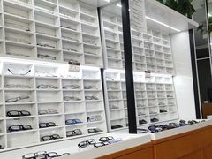 -视野联行眼镜•蔡司•依视路(温江店)