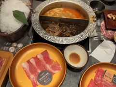 -牛YO寿喜烧·铁板烧和牛火锅自助(市府恒隆店)