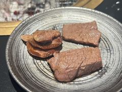 -山川小町·极番烧肉(新地假日广场店)