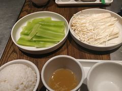 -龙巢盱眙龙虾·牛蛙·烧烤宵夜(八卦岭店)