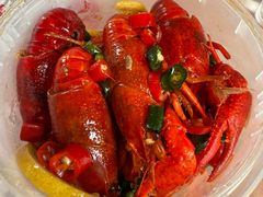 -肥肥虾庄·金牌油焖大虾(汉街SKP店)
