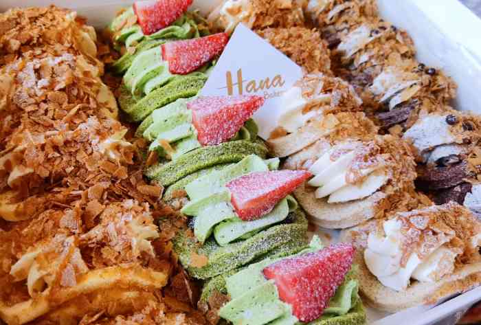 hana bakery-"地址:建议大家自己喊跑腿,店里的小哥哥小.