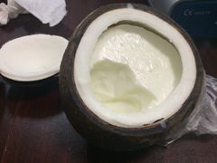 -志龙皇冠吃货椰子铺