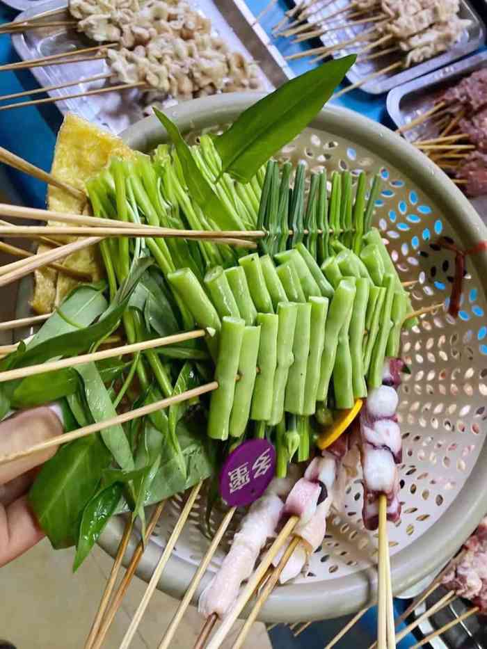 红姨烧烤-"之前朋友说这个烧烤好吃,我就去找,在巷子.