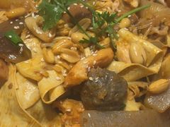 -红渡小香·牛肉麻辣香锅(车站南路店)