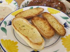 蒜香烤面包-萨莉亚意式餐厅(南京环亚凯瑟琳广场店)