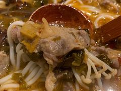 老坛酸菜牛肉米线-云味馆·云南菜·云南米线(景田店)