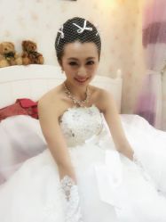 -贺贺新娘造型婚纱店