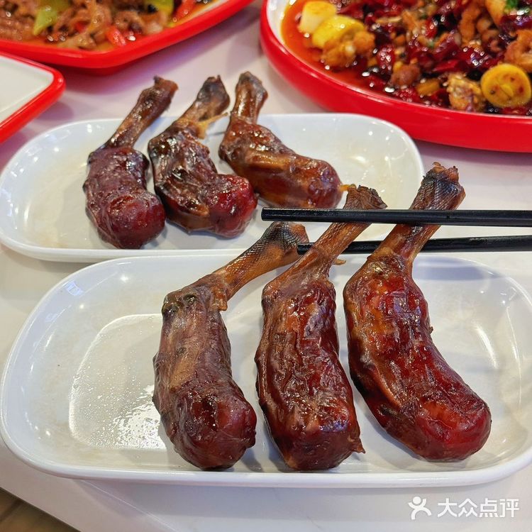 谁懂！竟然在肥肠煲里面吃到“卫生纸”