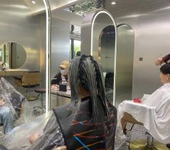 -Tloml salon