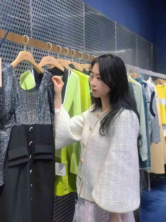 anyshopstyle(三里屯太古里南区店)-"头一次在她们店买衣服,买的时候