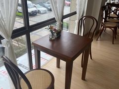 靠窗位-小蜜蜂·Bakery&Coffee(翰子花园店)