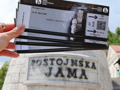 -波斯托伊纳溶洞