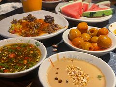 -老牌坊云南鱼豆花火锅(哈西万达店)