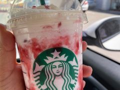 草莓轻乳酪星巴克-星巴克(吉林财富广场店)