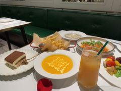 -静香HOUSE·全时段融合餐厅(七星欢乐颂店)