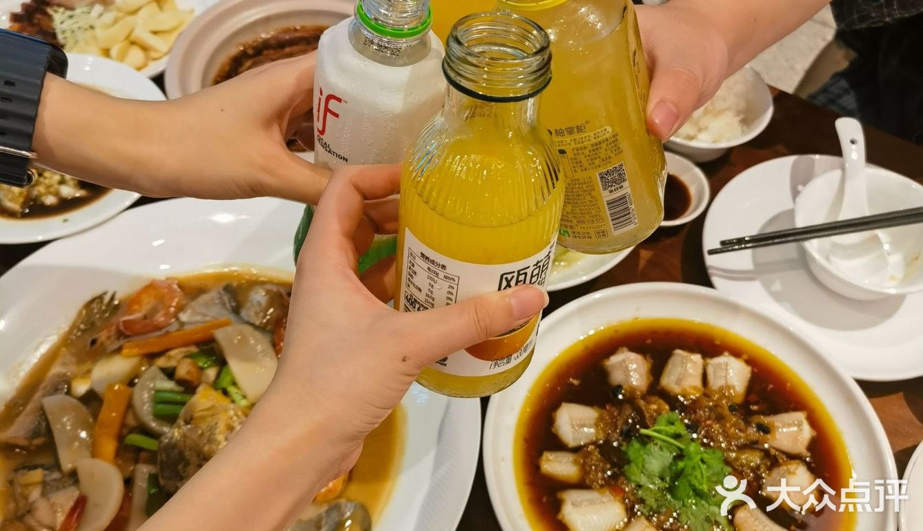 忙碌工作后的放松一餐