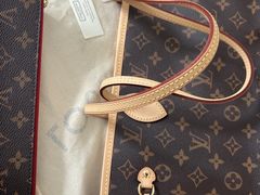 -小飞侠奢侈品回收 寄卖 养护(宝山宝龙广场店)