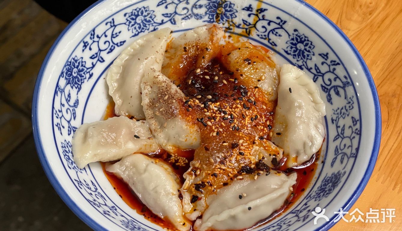 隐藏在舞蹈学院门口的牛肉面