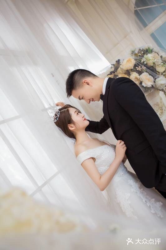 这是婚后第一年，很高兴也很满足