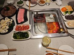-海底捞火锅鲜切牛肉主题店(长寿路店)
