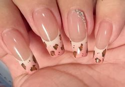 -Nail Me美甲美睫