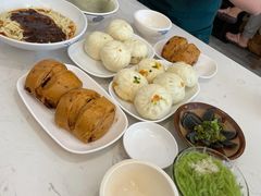 -李与白包子铺(桐梓林店)