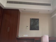 -宝格莉轻奢设计·Hotel(广州磨碟沙地铁站店)