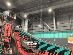 -极限PLAY运动娱乐新世界·团建派对潮玩休闲馆·室内蹦极高空游乐园