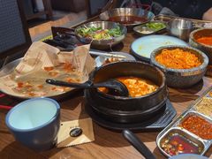 -明洞阿姨·韩式酱蟹烤肉·创意料理(三元桥店)