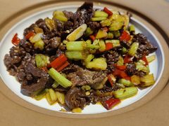 小炒黄牛肉-魏铭鱼头捞饭(嘉善店)