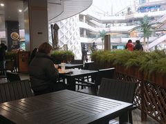 露天位-The Habit Burger Grill 哈比特汉堡(爱琴海店)