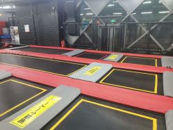 -零重力蹦床空间·滑梯·海洋球·团建(奥特莱斯店)