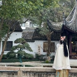 -一揽芳华汉服旗袍体验馆(拙政园店)