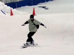 -乔波室内滑雪场