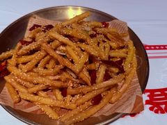 -肥肥虾庄·金牌油焖大虾(汉街SKP店)