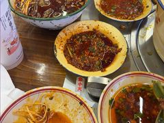 -拈签一笑黄牛肉辣卤串串